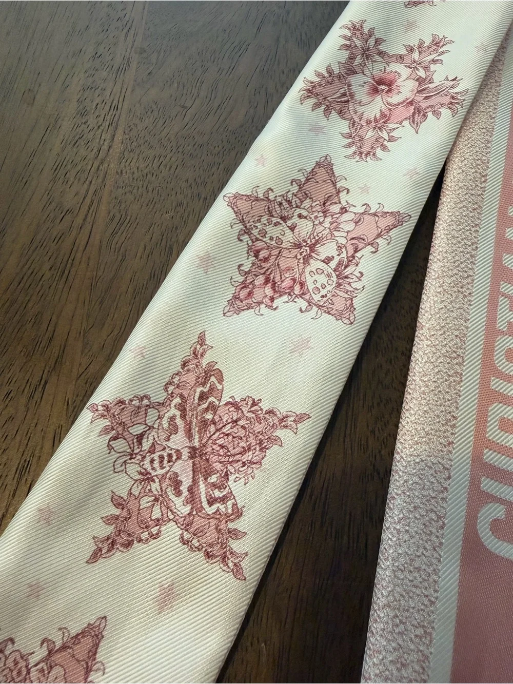 CHRISTIAN DIOR NWT Lucky Star Silk Mitzah Scarf Twilly Twill Pink White